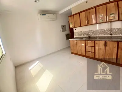 LOOK LIKE A BRAND NEW STUDIO APPARTMENT // THE PRIME LOCATION // FAMILY BUILDING // NEAT AND CLEAN