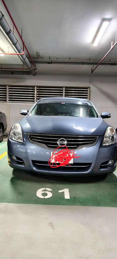 Nissan Altima 2012 — photo 1 of 5