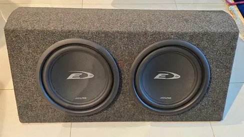 Alpine SWE-1243
Type-E 12 single 4-ohm subwoofer
power range: 250 watts RMS
peak power: 700 wat