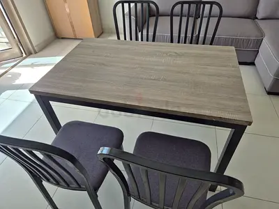 4 seater dining table