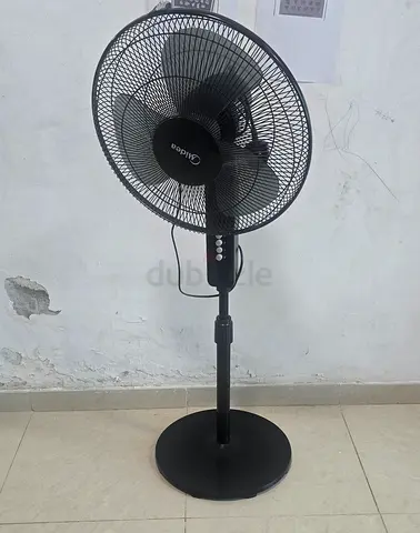 Midea Black Standing Pedestal Fan - excellent Working Condition