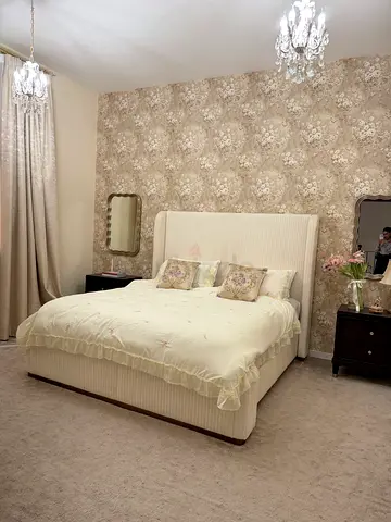 Like New King bed in cream with high quality mattress 210x210
