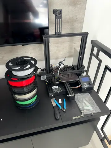 Creality Ender-3 Pro 3D Printer + 6 Filaments + Accessories