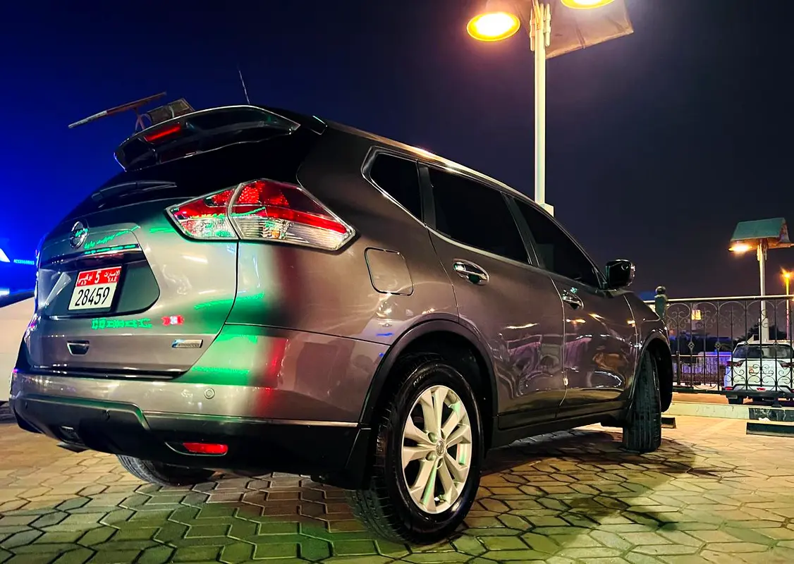 Nissan X-Trail 2015 — photo 1 of 7
