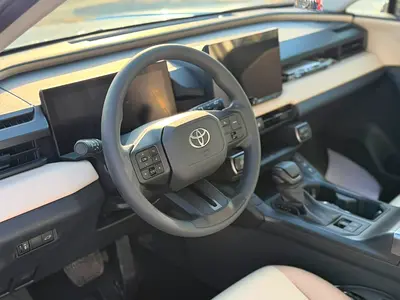 صورة 15 لـ 2026 Toyota RAV 4