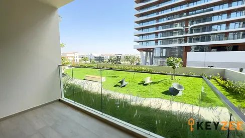 SPACIOUS | BRIGHT UNIT | READY TO MOVE IN