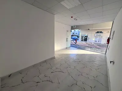 أول ساكن _ اقل الاسعار _ مساحه كبيره _ يصلح لكافة الانشطه التجارية _ موقع مميز