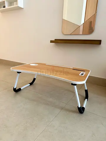 Table with stand - portable study desk with foldable legs
