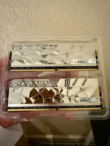 Pair of G.SKILL Trident Z Royal 64GB DDR4 RAM (2 x 32GB)