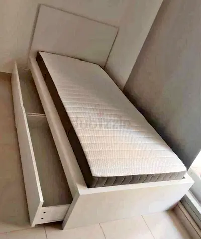 Ikea malam single bed (90*200)with 2 storage drawers underneath and an IKEA mattress ✨