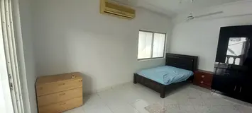 Room Available For Couple/ Ladies Al Garhoud Near Airport Terminal 1