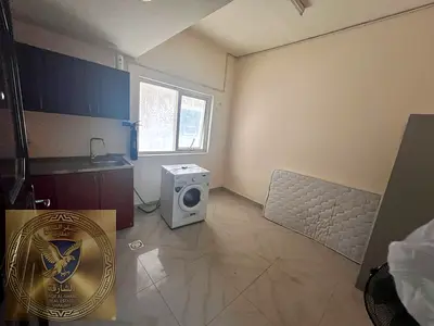 استوديو للإيجار في النباعة تكييف مركزي ومساحة جيدة وإضاءة طبيعية وتهوية ممتازة