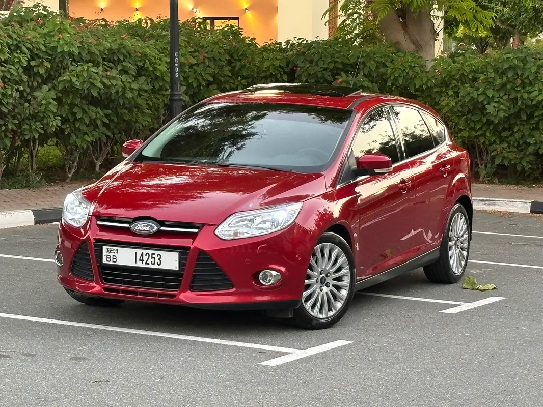 Ford Focus 2014 — photo 1 of 8