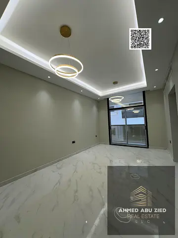 2BR + hall in Al Hamidiyah, first‑tenant unit near the Court. Balcony, central AC, master bedroom,
