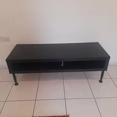 طاولة تلفاز
