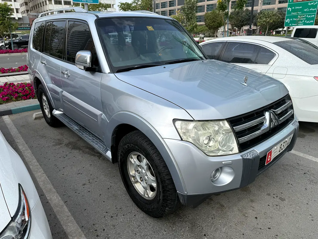 Mitsubishi Pajero 2008 — photo 1 of 9