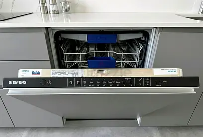 Siemens Latest Model Built-In 3-Rack Dishwasher – Like New Condition, Premium German Engineering