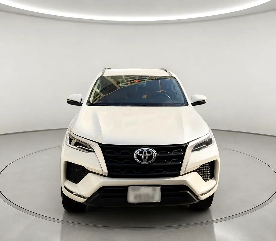 Toyota Fortuner 2021 — photo 1 of 7
