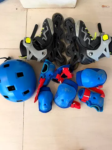 Kids inline rollerblades with helmet and protective pads set -