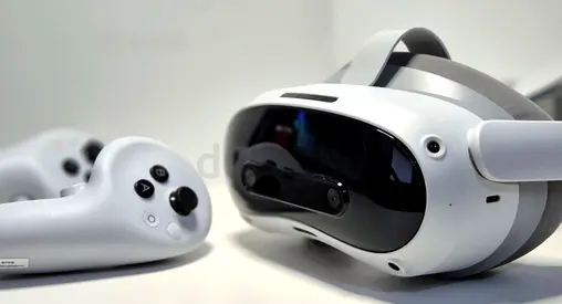 Pico Ultra 4 Standalone VR Headset with Two Wireless Controllers - Flawless Condition