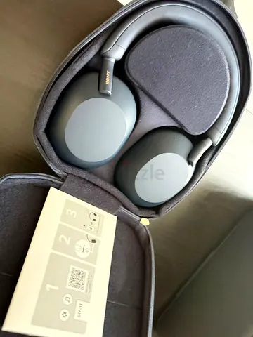Sony WH-1000XM5 Wireless Noise-Cancelling Headphones with Case - Good Condition