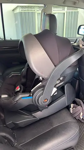 Stokke ezigo car seat and base