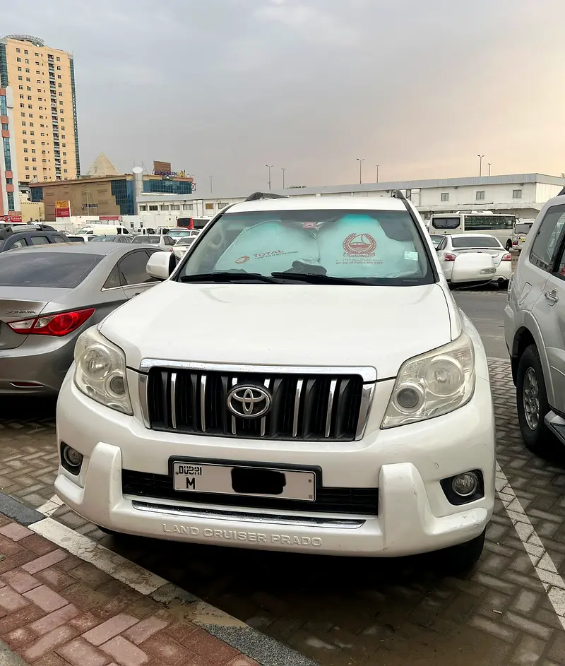 Toyota Prado 2011 — photo 1 of 7