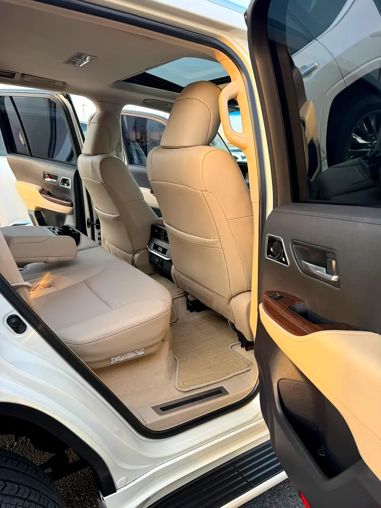 Toyota Land Cruiser 2023