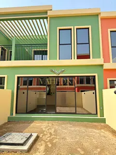 HOT OFFER Vacant 3BR Townhouse | Spacious Layout