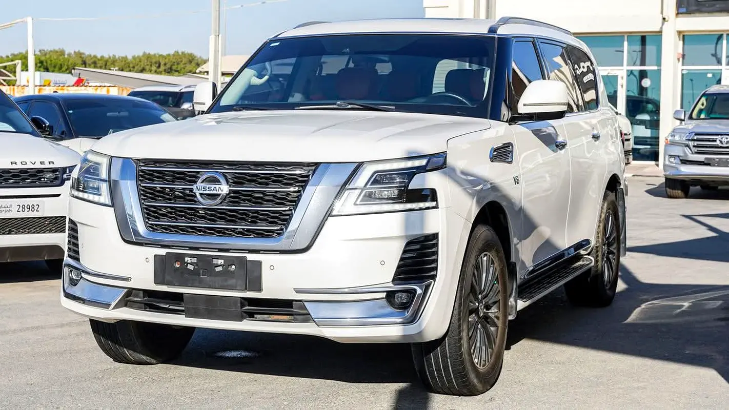Nissan Patrol 2020 — photo 1 of 6