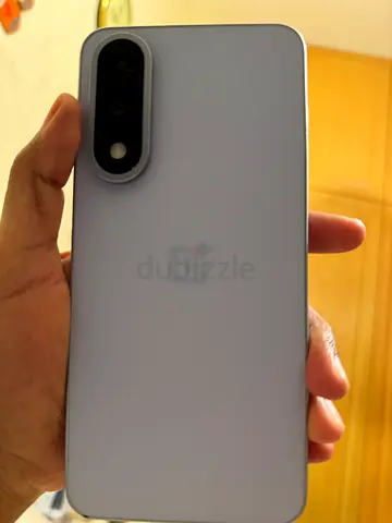 OnePlus smartphone - Mint condition, rear glass back, dual camera dry ice color good to use good