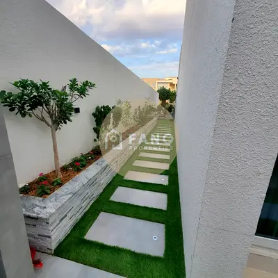 Elegant Fully Furnished Villa with Maidsroom