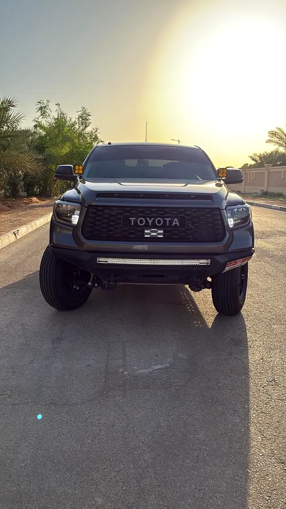 Toyota Tundra 2016 — photo 1 of 12