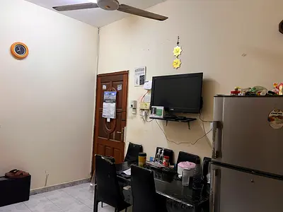 Bachelor bedspace for 400