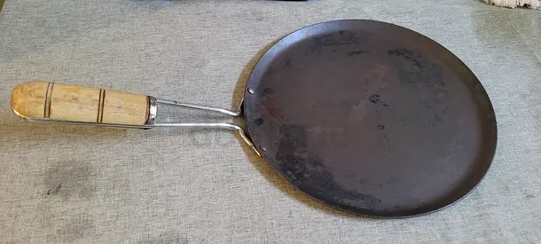 Round Metal Tawa with Wooden Handle