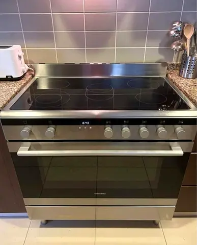Siemens 90 cm ceramic cooking range 5 hubs electric ceramic stove slightly used