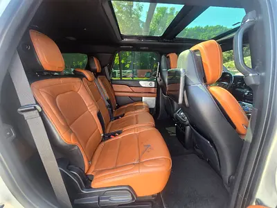 صورة 15 لـ 2018 Lincoln NAVIGATOR