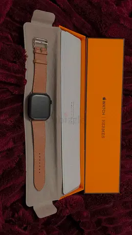 Apple Watch with Hermès Leather Strap (used) - 40/44mm style