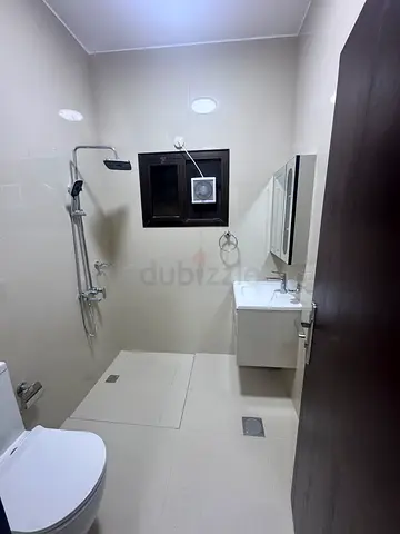 Room available for bachelor and family near karama park