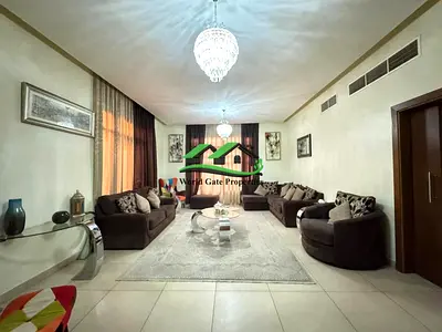 Luxury 5BR Villa Spacious Community View Vacant Now