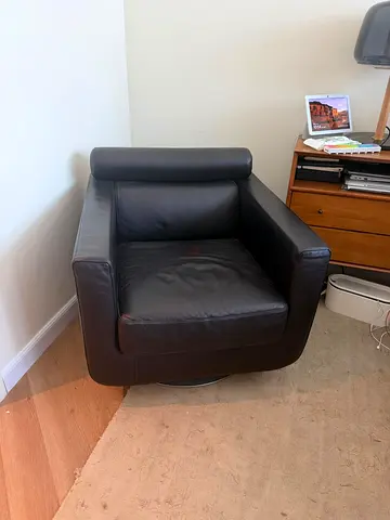 Premium Quality Natuzzai real leather arm chair