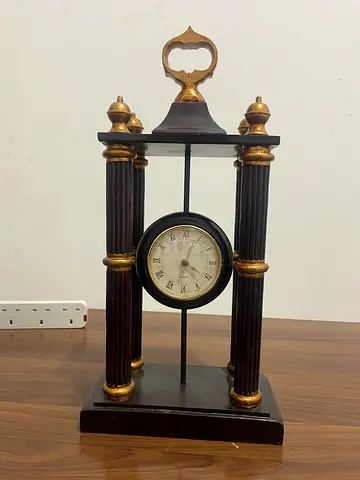 Vintage Column Mantel Clock with Roman Dial — Decorative Collectible