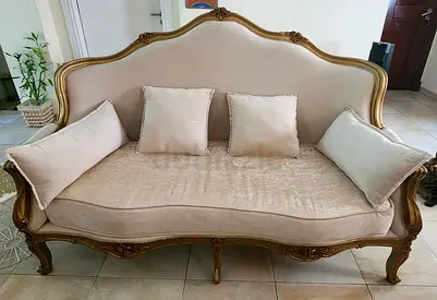 Classic baige and gold  color 7 seater sofaset 3+2+1 +1 includes all cushions.