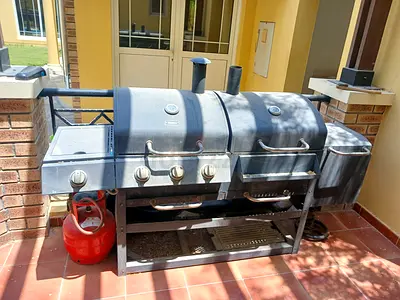 Large Gas and Charcoal BBQ Grill with Side Burner and Smoker Box