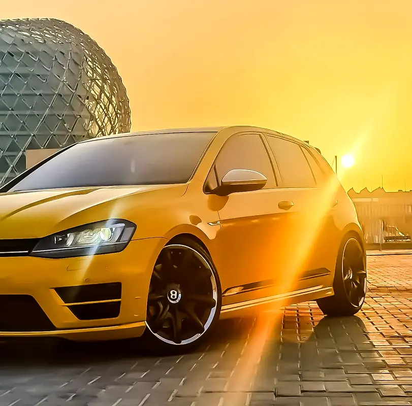 Volkswagen Golf R 2017 — photo 1 of 8
