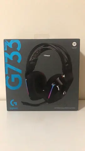 Logetich g733 RGB wireless gaming headset works for 29 hours at least black color
