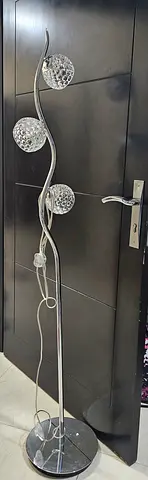 Modern 3-Bulb Crystal Floor Lamp — Silver Spiral Design