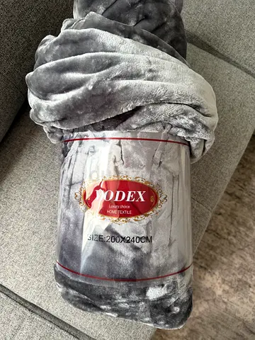 2 x Soft grey plush throw blanket - 200x240 cm (like new)