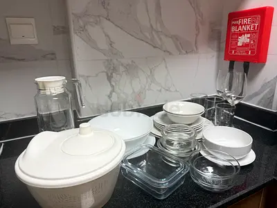 Plates and ceramic kitchen bowls, storage containers and serving set - glass