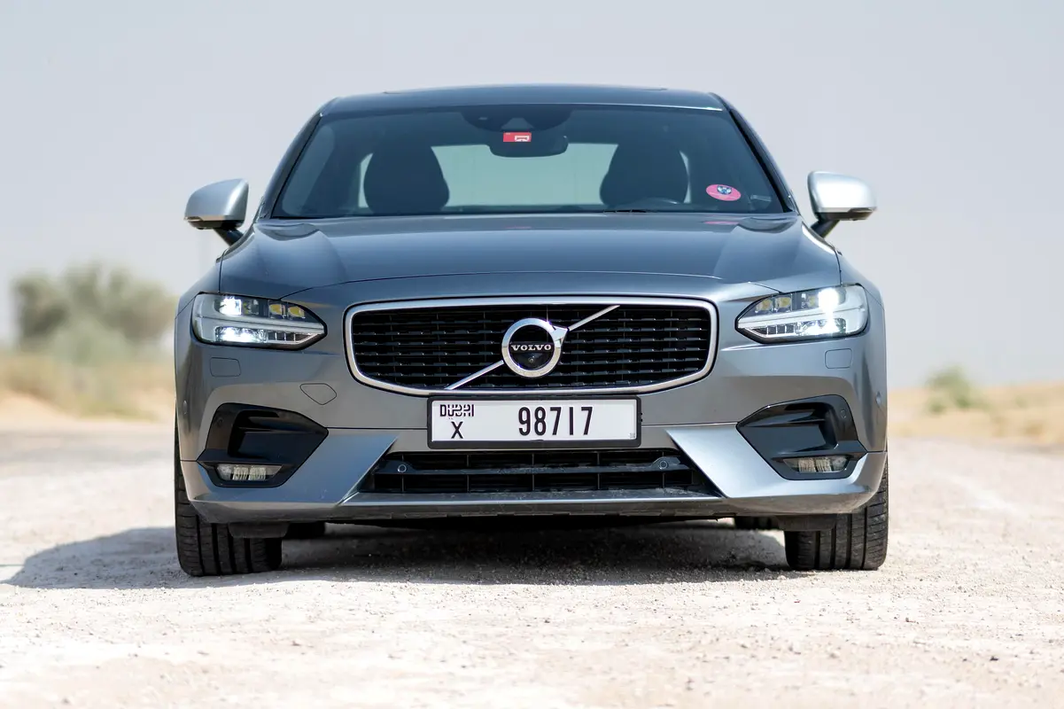 Volvo S90 2017 — photo 1 of 14